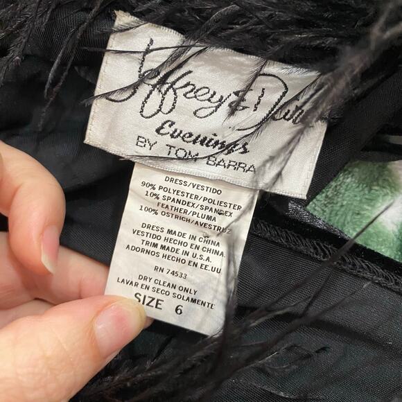 Vintage Jeffrey & Dara by Tom Barra Black Velvet Ostrich Feather Collar Gown Sz6 - Picture 5 of 7